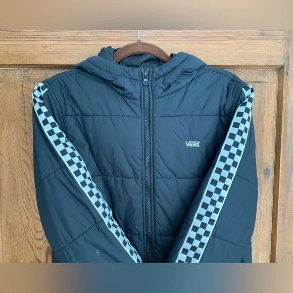 VANS Woodridge Black & Checkered BoysPuffer Jacket, Size Large